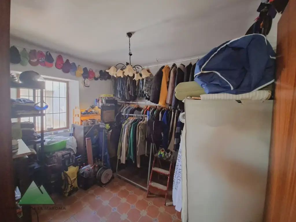 Chalet de 3 habitaciones en Alcaucín en venta con garaje - 299.000 € (Ref: 10078842)