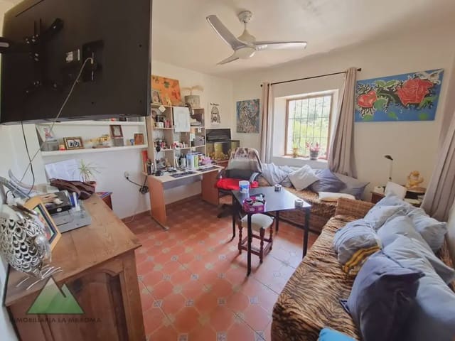 Chalet de 3 habitaciones en Alcaucín en venta con garaje - 299.000 € (Ref: 10078842)