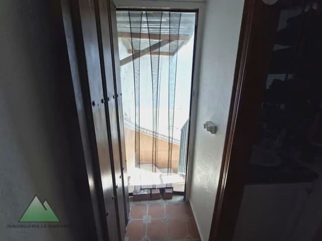 Chalet de 3 habitaciones en Alcaucín en venta con garaje - 299.000 € (Ref: 10078842)
