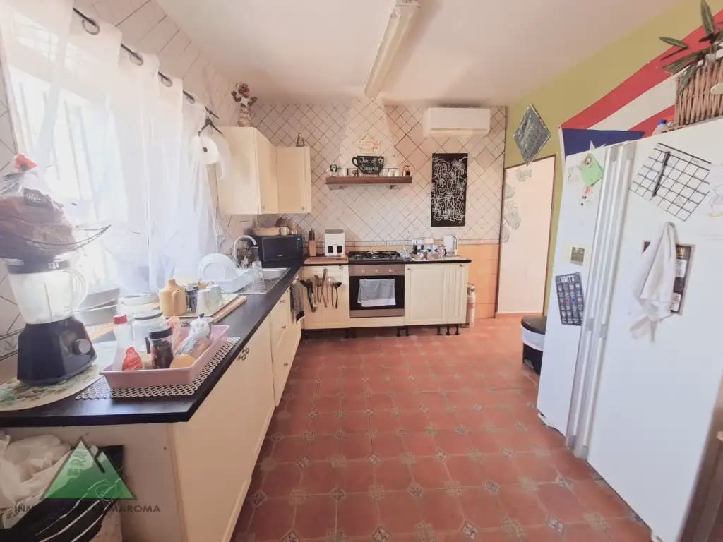 Chalet de 3 habitaciones en Alcaucín en venta con garaje - 299.000 € (Ref: 10078842)