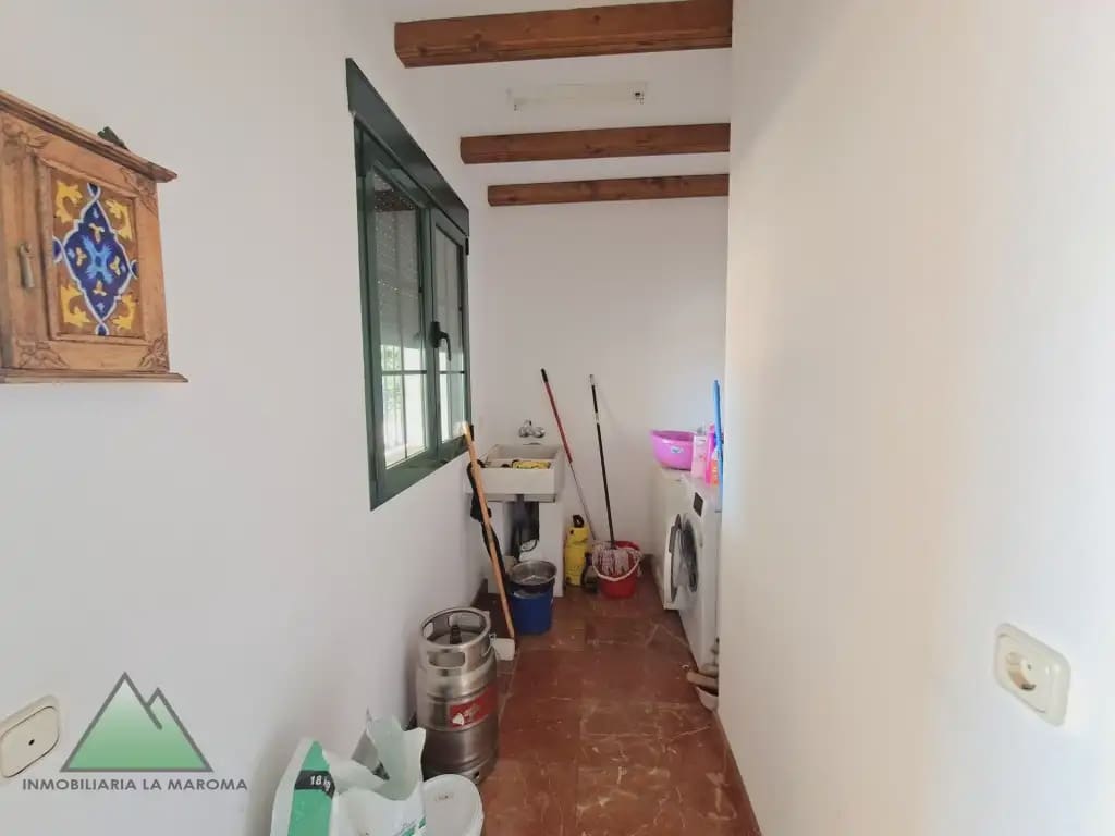 Chalet de 6 habitaciones en Viñuela en venta con piscina garaje - 830.000 € (Ref: 10078844)