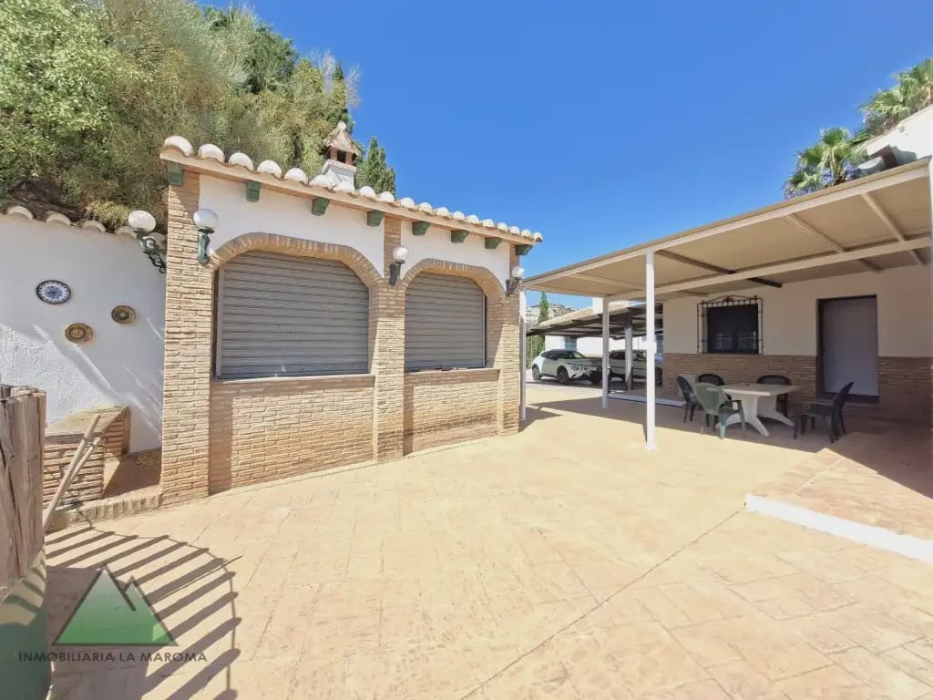 Chalet de 6 habitaciones en Viñuela en venta con piscina garaje - 830.000 € (Ref: 10078844)