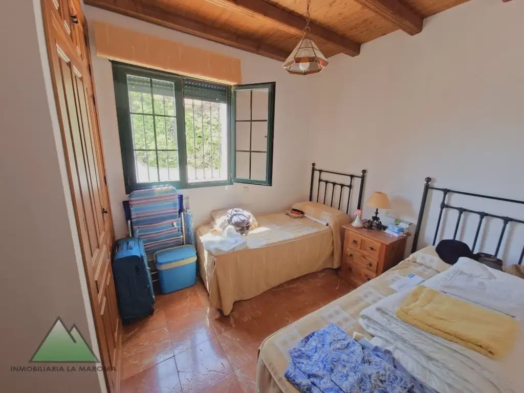 Chalet de 6 habitaciones en Viñuela en venta con piscina garaje - 830.000 € (Ref: 10078844)