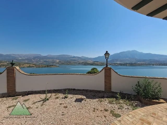 Chalet de 6 habitaciones en Viñuela en venta con piscina garaje - 830.000 € (Ref: 10078844)