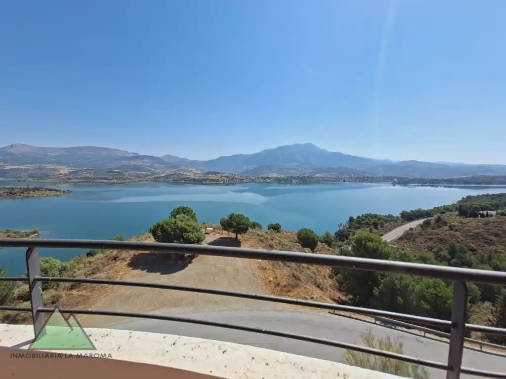 Chalet de 6 habitaciones en Viñuela en venta con piscina garaje - 830.000 € (Ref: 10078844)