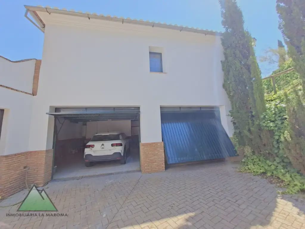 Chalet de 6 habitaciones en Viñuela en venta con piscina garaje - 830.000 € (Ref: 10078844)