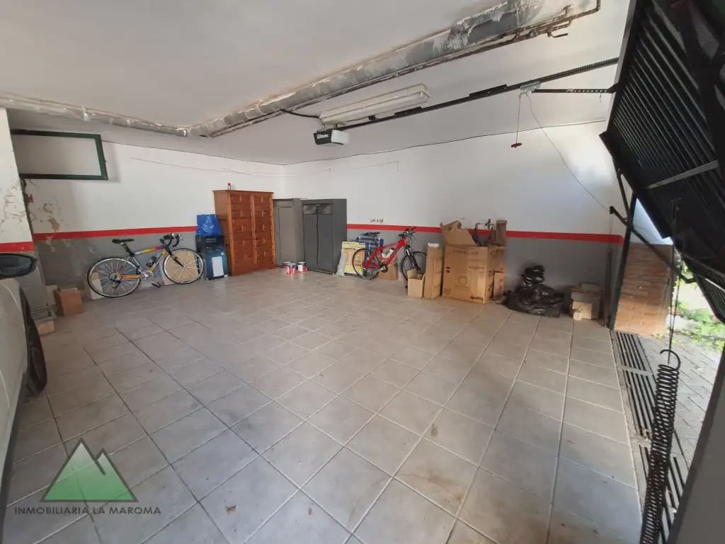 Chalet de 6 habitaciones en Viñuela en venta con piscina garaje - 830.000 € (Ref: 10078844)