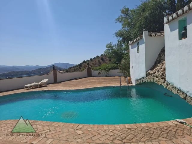 Chalet de 6 habitaciones en Viñuela en venta con piscina garaje - 830.000 € (Ref: 10078844)