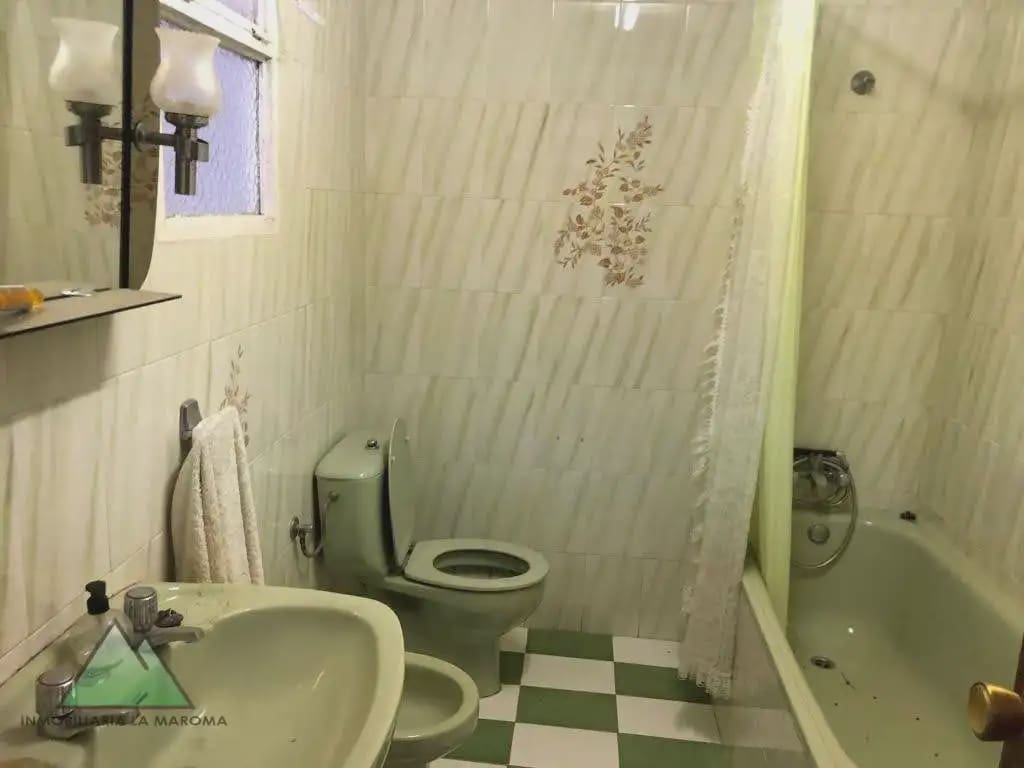 Kaupallinen myytävänä paikassa Periana - 279 000 € (Ref: 10078845)