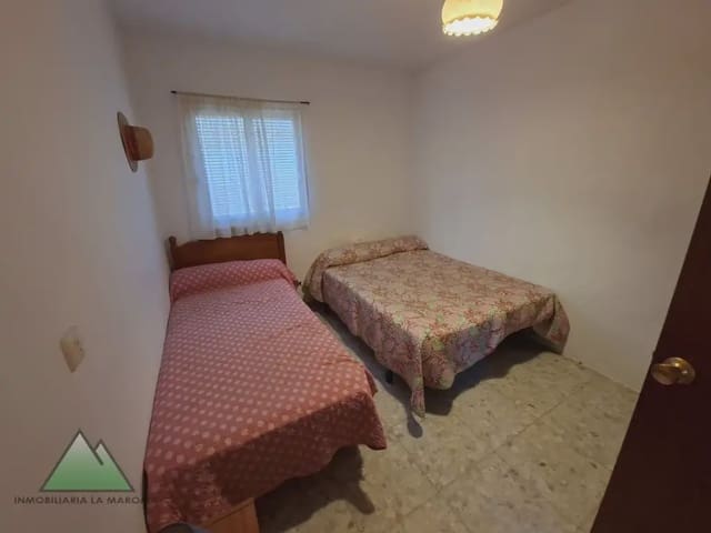 Chalet de 3 habitaciones en Alcaucín en venta con piscina garaje - 250.000 € (Ref: 10078847)
