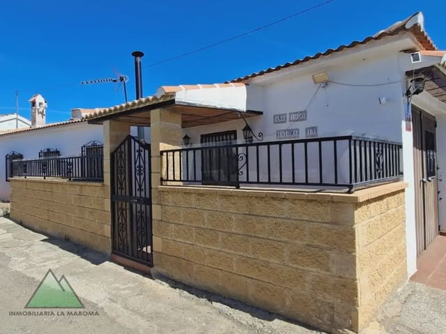 Chalet de 3 habitaciones en Alcaucín en venta con piscina garaje - 250.000 € (Ref: 10078847)