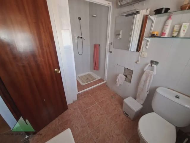 Chalet de 3 habitaciones en Alcaucín en venta con piscina garaje - 250.000 € (Ref: 10078847)