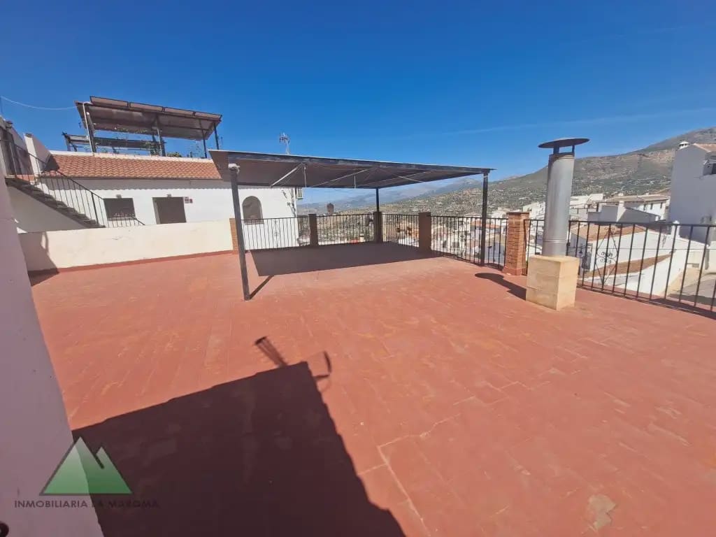 4 bedroom Townhouse for sale in Alcaucin with garage - € 195,000 (Ref: 10078855)