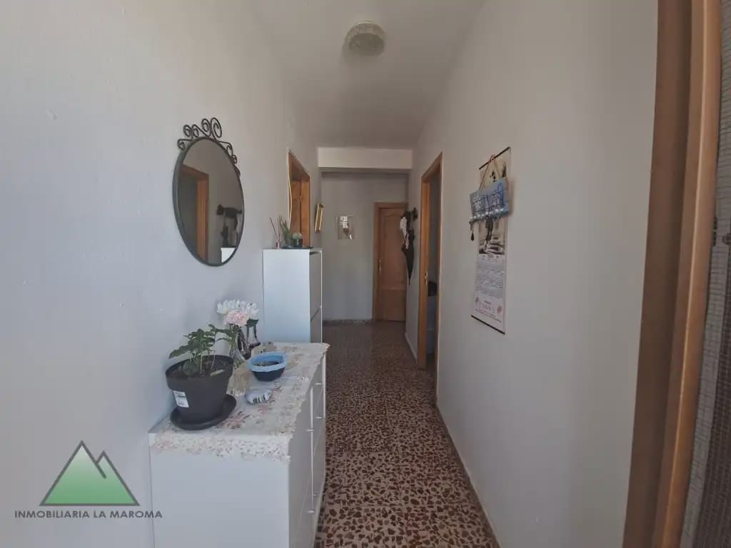4 bedroom Townhouse for sale in Alcaucin with garage - € 195,000 (Ref: 10078855)