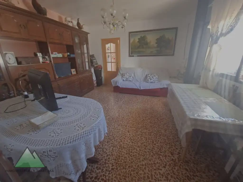 4 bedroom Townhouse for sale in Alcaucin with garage - € 195,000 (Ref: 10078855)