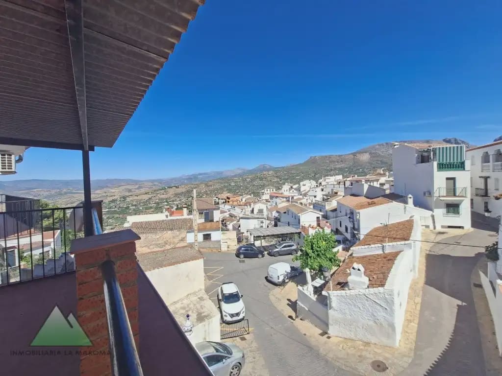 4 bedroom Townhouse for sale in Alcaucin with garage - € 195,000 (Ref: 10078855)