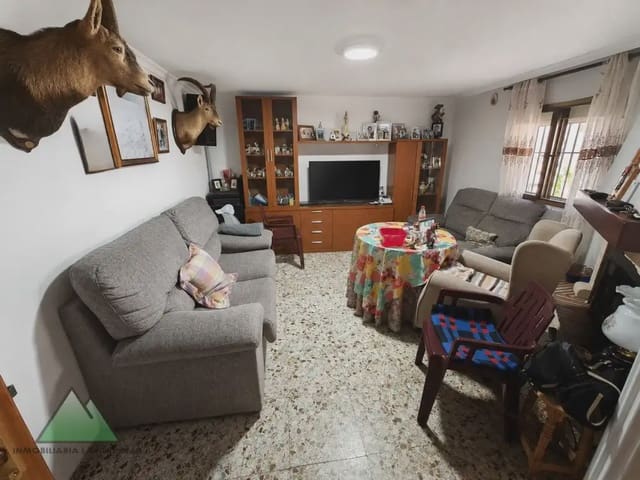 4 bedroom Townhouse for sale in Alcaucín with garage - € 195,000 (Ref: 10078855)