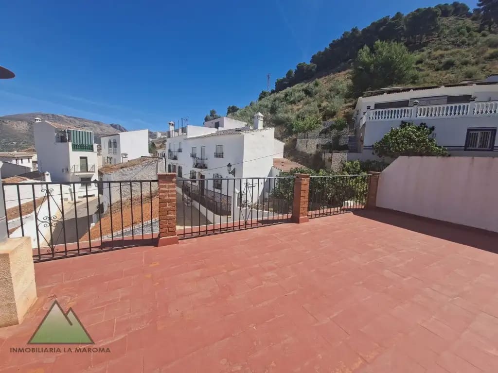4 bedroom Townhouse for sale in Alcaucin with garage - € 195,000 (Ref: 10078855)