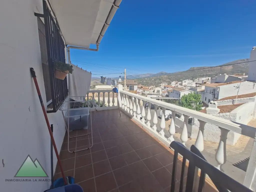 4 bedroom Townhouse for sale in Alcaucin with garage - € 195,000 (Ref: 10078855)