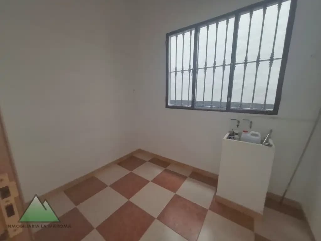 Byhus til salg i Villanueva de Tapia - € 195.000 (Ref: 10078860)