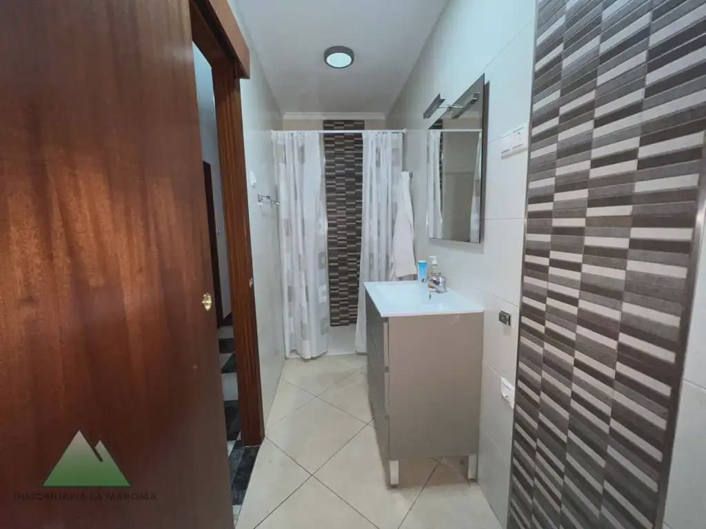 Casa de 5 habitaciones en Zafarraya en venta - 157.000 € (Ref: 10078861)