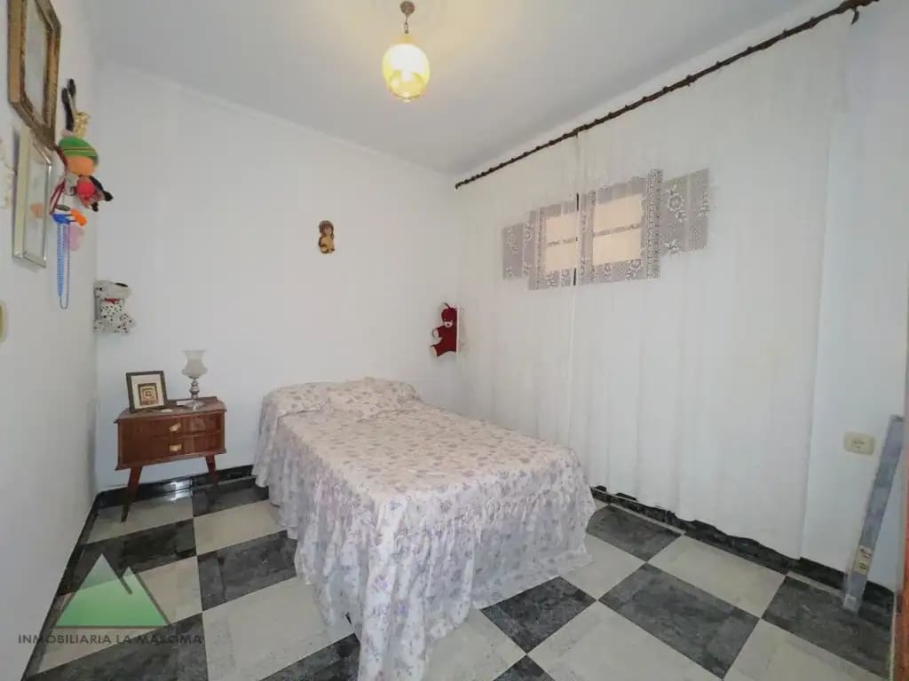 Casa de 5 habitaciones en Zafarraya en venta - 157.000 € (Ref: 10078861)