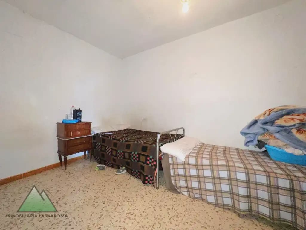 Casa de 5 habitaciones en Zafarraya en venta - 157.000 € (Ref: 10078861)