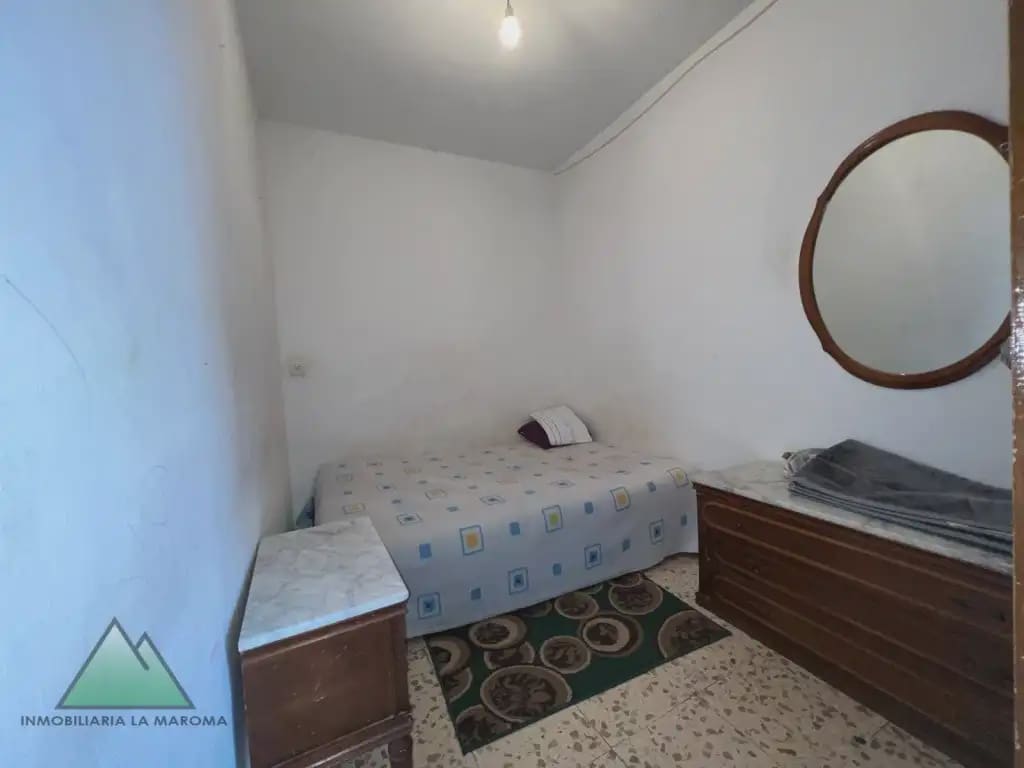 Casa de 5 habitaciones en Zafarraya en venta - 157.000 € (Ref: 10078861)