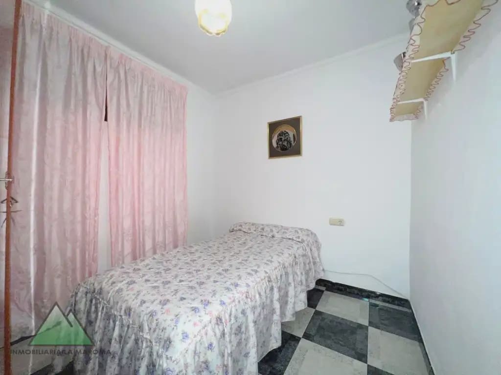 Casa de 5 habitaciones en Zafarraya en venta - 157.000 € (Ref: 10078861)