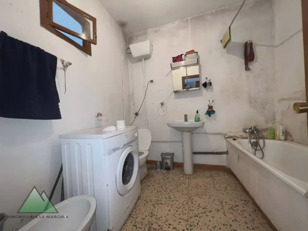 Casa de 5 habitaciones en Zafarraya en venta - 157.000 € (Ref: 10078861)