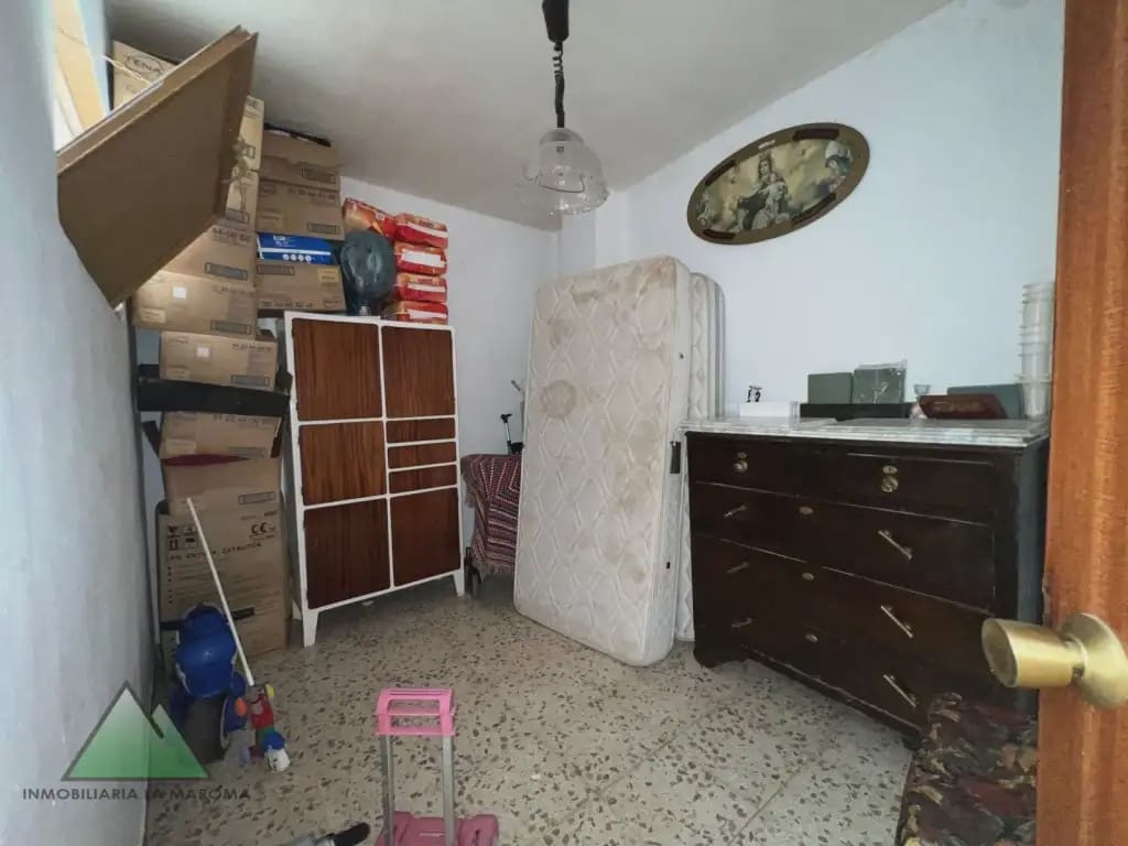 Casa de 5 habitaciones en Zafarraya en venta - 157.000 € (Ref: 10078861)
