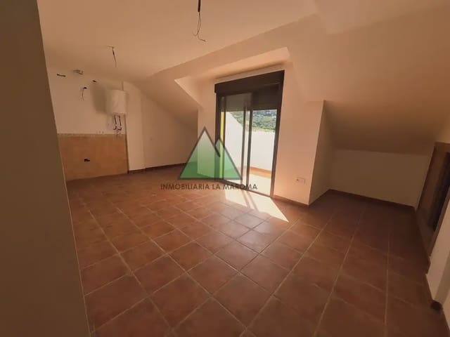 Apartamento de 1 habitación en Alcaucín en venta con piscina garaje - 105.000 € (Ref: 10078864)