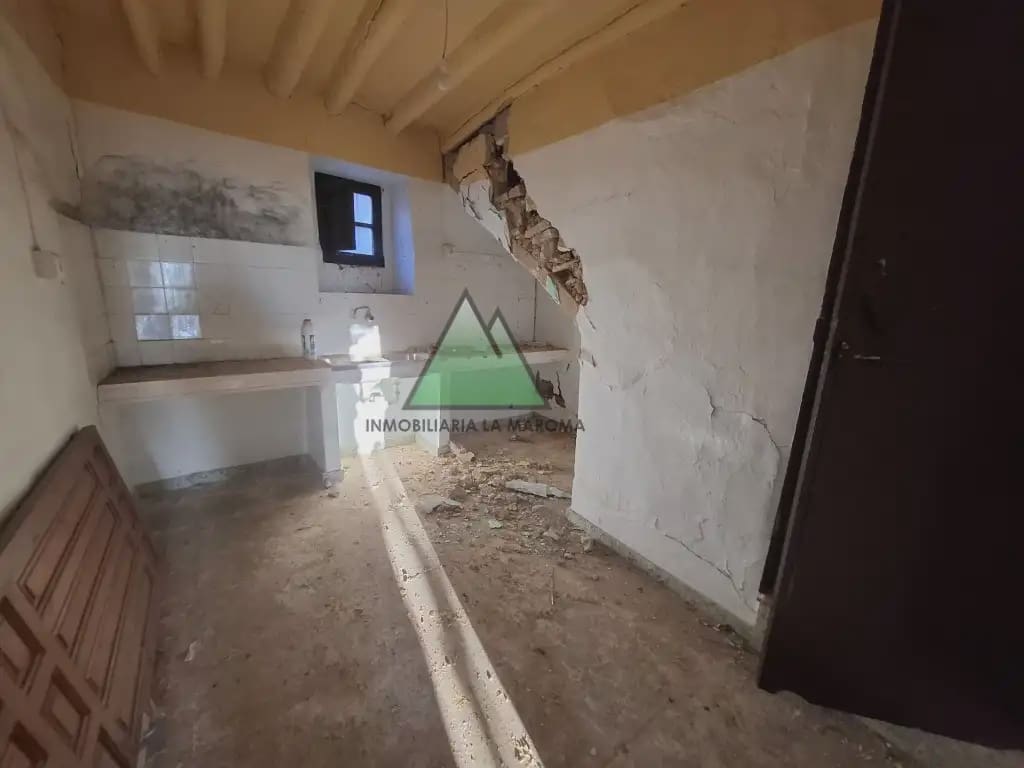 3 bedroom Finca/Country House for sale in Periana - € 65,000 (Ref: 10078867)