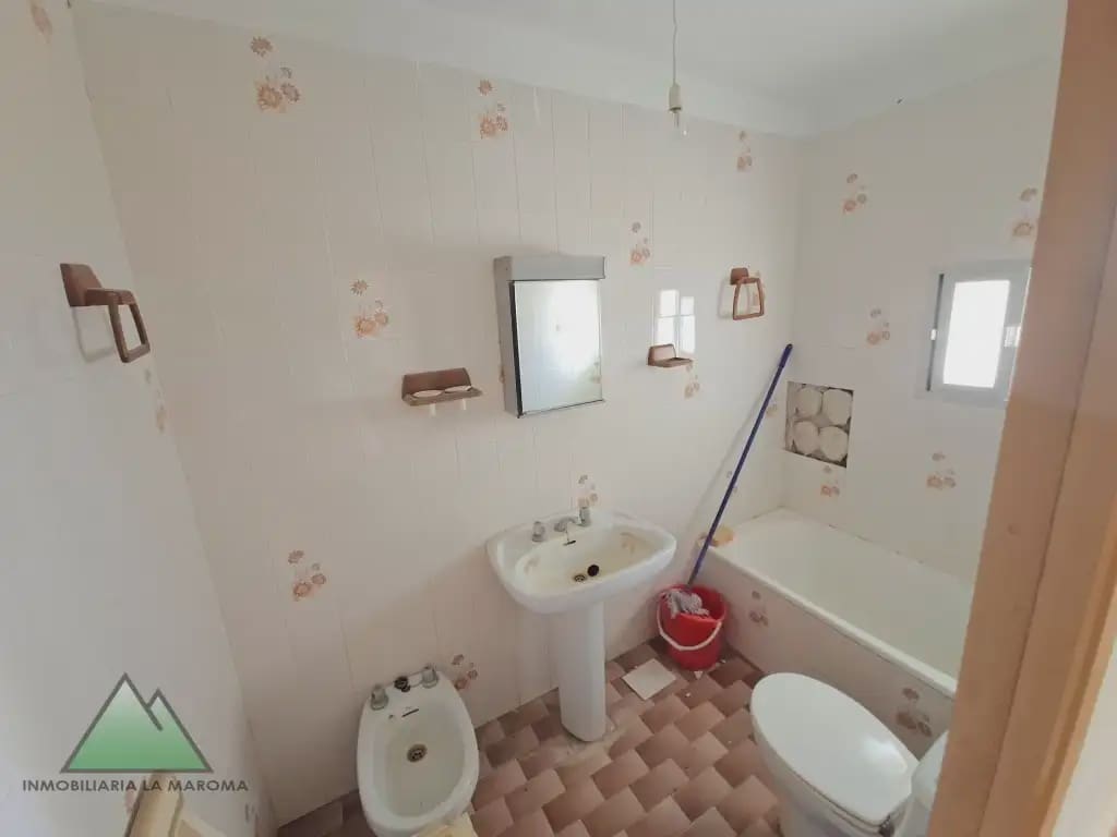 3 bedroom Townhouse for sale in Vinuela - € 76,000 (Ref: 10078871)