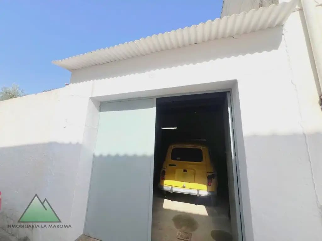 6 bedroom Townhouse for sale in Villanueva de Tapia with garage - € 115,000 (Ref: 10078880)