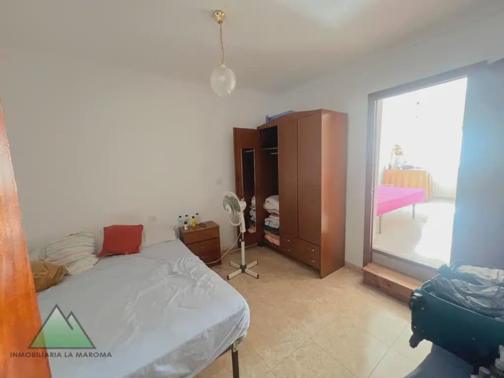 6 bedroom Townhouse for sale in Villanueva de Tapia with garage - € 115,000 (Ref: 10078880)