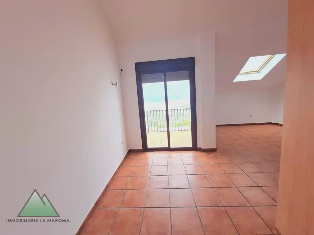 1 bedroom Flat for sale in Alcaucin with garage - € 109,000 (Ref: 10078886)