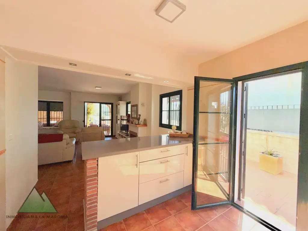 3 sovrum Semi-fristående Villa till salu i Alcaucin med pool garage - 270 000 € (Ref: 10078888)