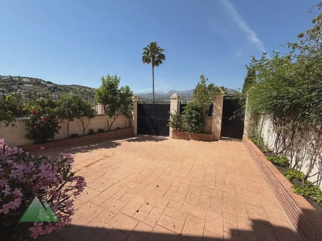 3 sovrum Semi-fristående Villa till salu i Alcaucín med pool garage - 270 000 € (Ref: 10078888)
