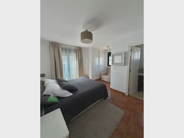 3 sovrum Semi-fristående Villa till salu i Alcaucín med pool garage - 270 000 € (Ref: 10078888)