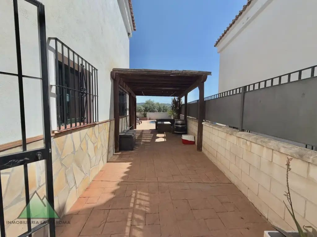3 sovrum Semi-fristående Villa till salu i Alcaucin med pool garage - 270 000 € (Ref: 10078888)