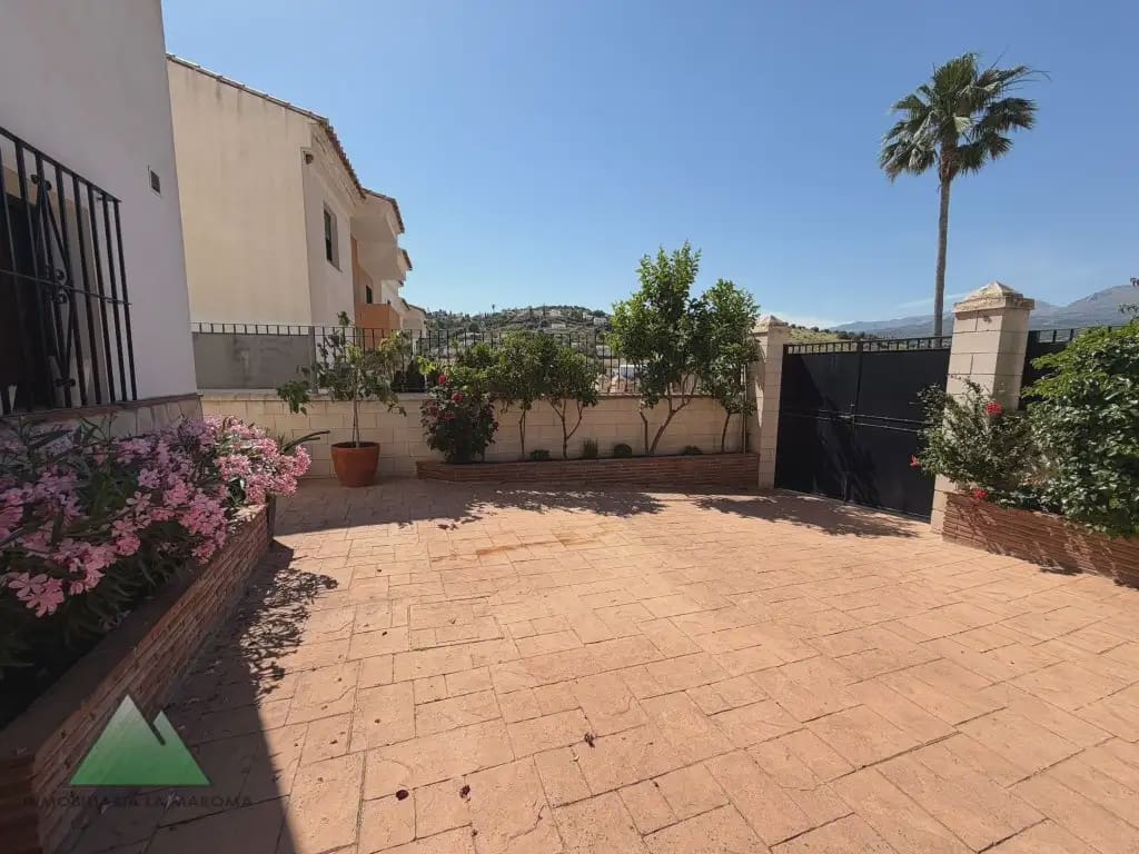 3 sovrum Semi-fristående Villa till salu i Alcaucin med pool garage - 270 000 € (Ref: 10078888)