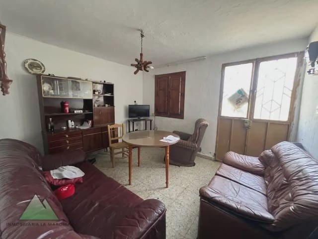 4 Zimmer Haus zu verkaufen in Loja mit Garage - 110.000 € (Ref: 10078892)
