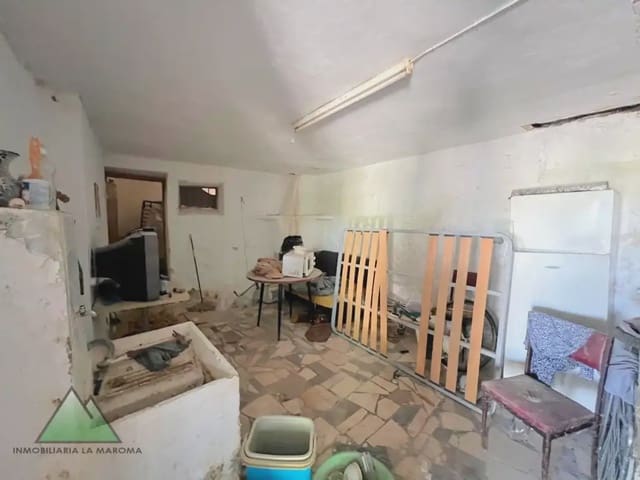 4 Zimmer Haus zu verkaufen in Loja mit Garage - 110.000 € (Ref: 10078892)