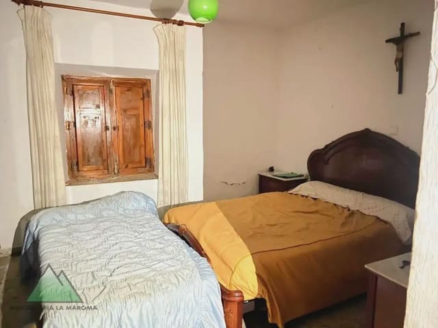 4 Zimmer Haus zu verkaufen in Loja mit Garage - 110.000 € (Ref: 10078892)