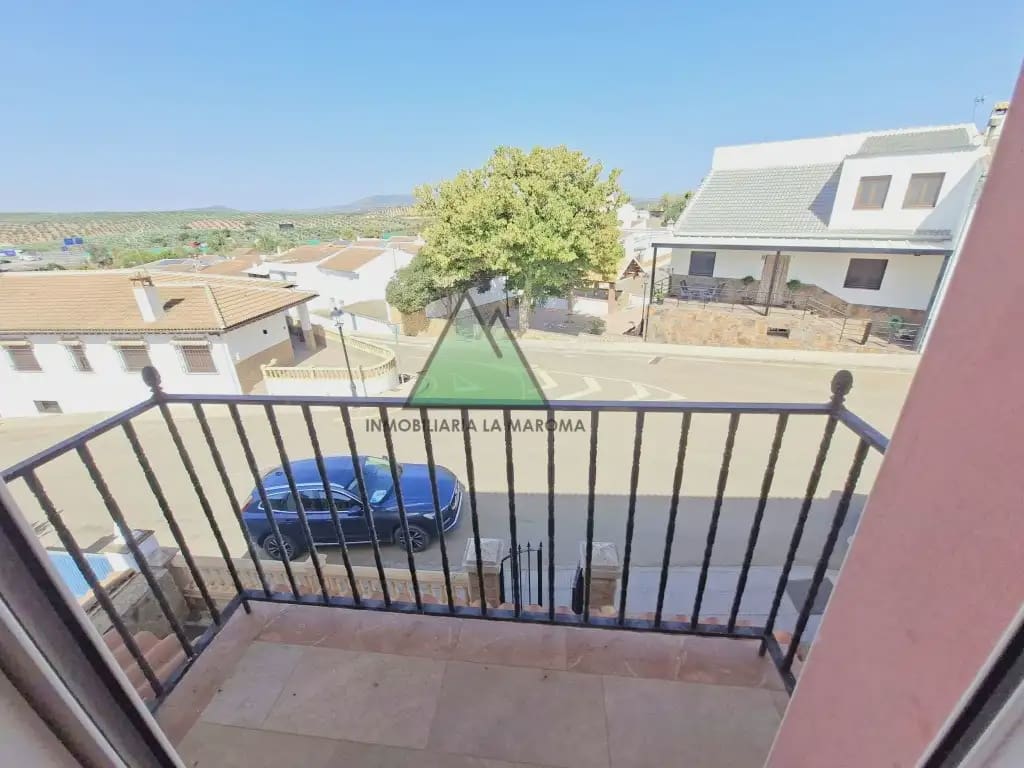 3 quarto Moradia em Banda para venda em Loja com piscina garagem - 175 000 € (Ref: 10078897)