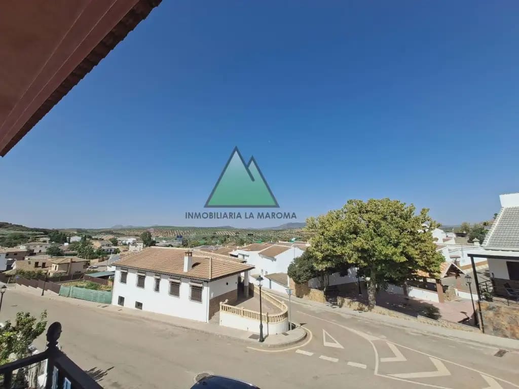3 quarto Moradia em Banda para venda em Loja com piscina garagem - 175 000 € (Ref: 10078897)