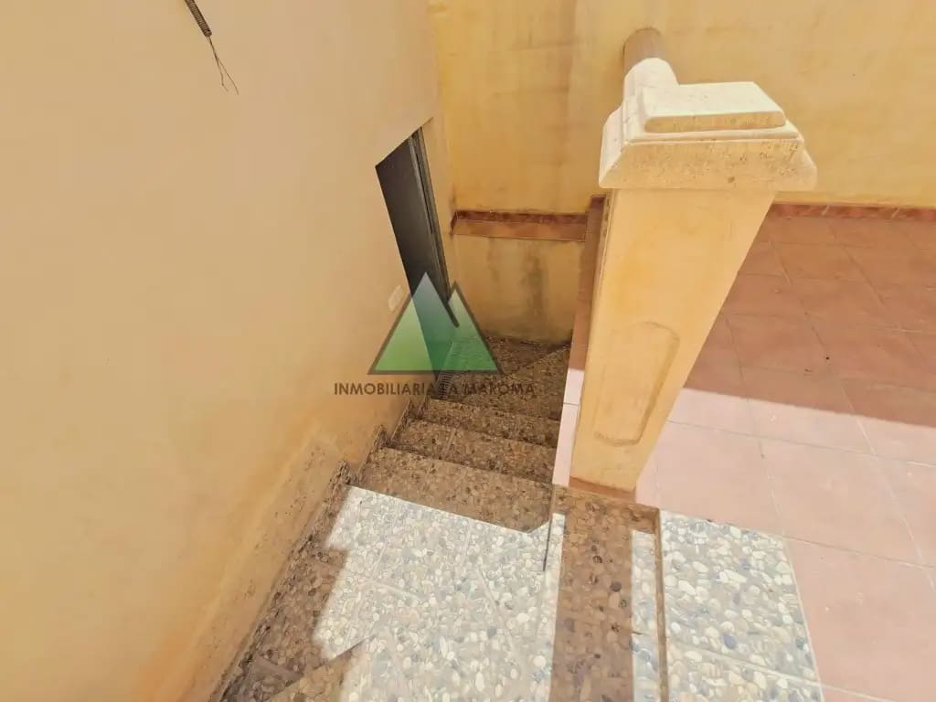 3 quarto Moradia em Banda para venda em Loja com piscina garagem - 175 000 € (Ref: 10078897)