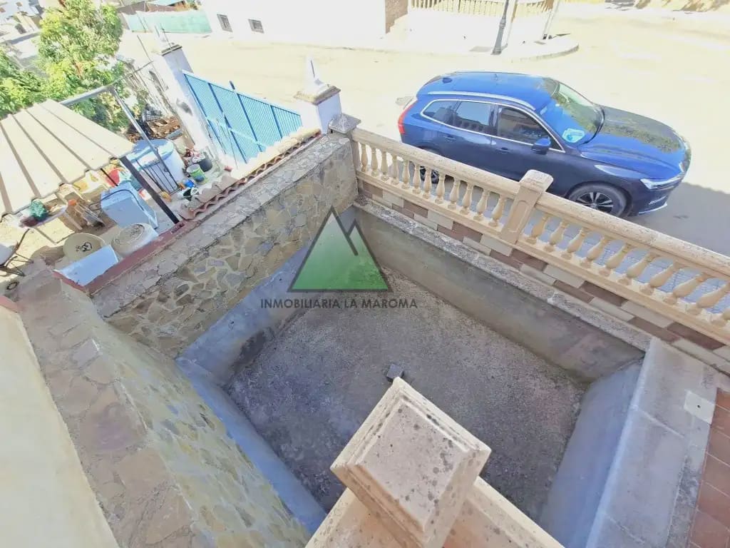 3 quarto Moradia em Banda para venda em Loja com piscina garagem - 175 000 € (Ref: 10078897)