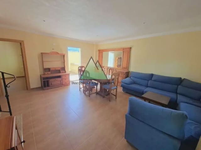 4 quarto Moradia em Banda para venda em Loja com garagem - 185 000 € (Ref: 10078900)